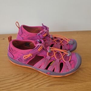 Keen Kids Sandals Pink Fuschia Girl Size 13 Summer Shoe Waterproof Washable
